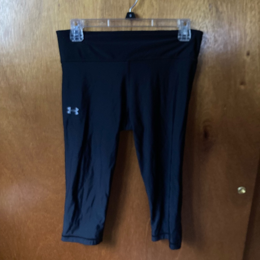 Black juniors under armor workout capris